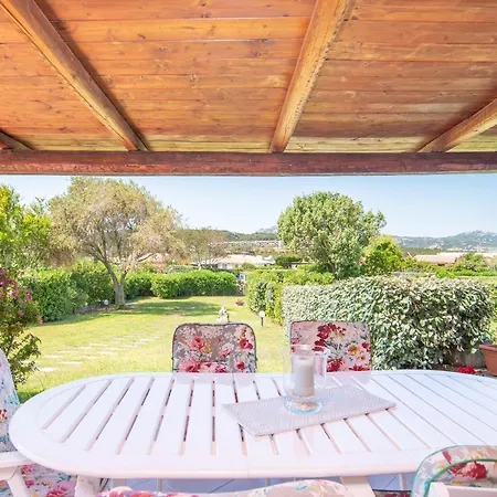 Casa Vacanza Costa Smeralda M. 100 Dal Mare Ferienhaus *